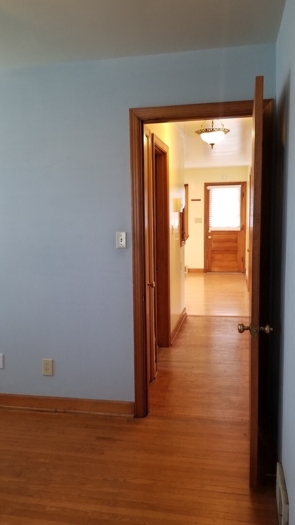 Building Photo - CHECK ME OUT!  3 Bedrooms, 2 Full Baths, B...