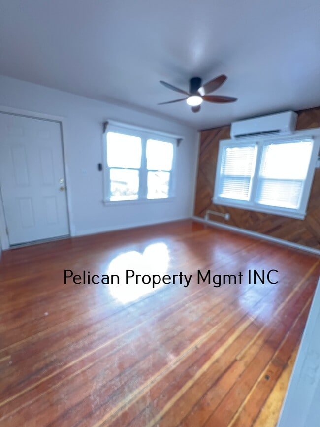 Building Photo - 327 Jefferson St