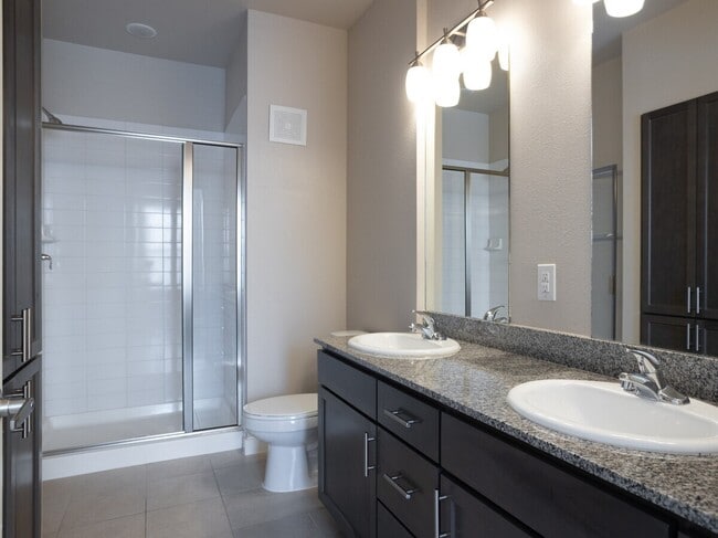 Building Photo - Save Big—Call Now! Get $500 Off Your Rent!