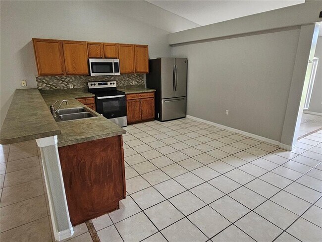 Building Photo - 1112 Murat Pl