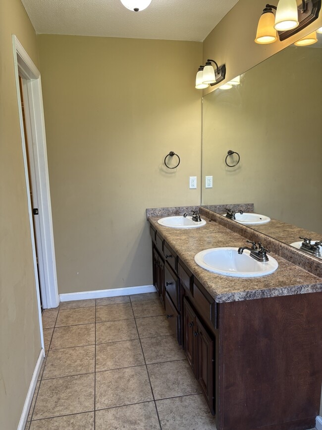 Building Photo - 26 Mill Pond Pl