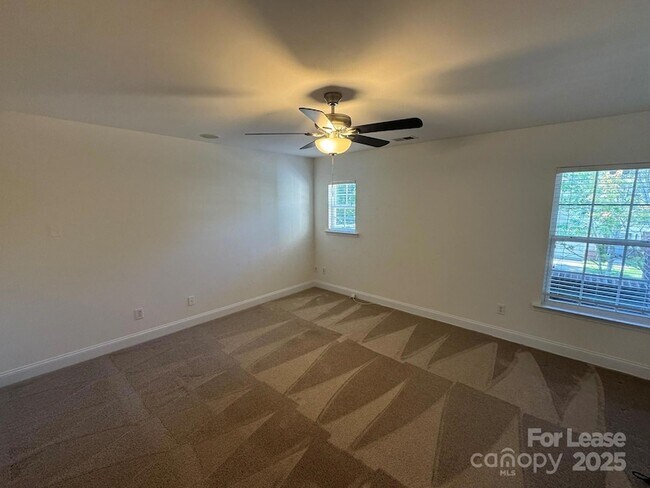 Building Photo - 6622 Latherton Ln