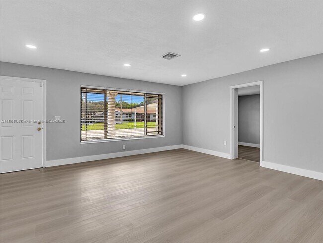 Building Photo - 19021 NW 23rd Ct