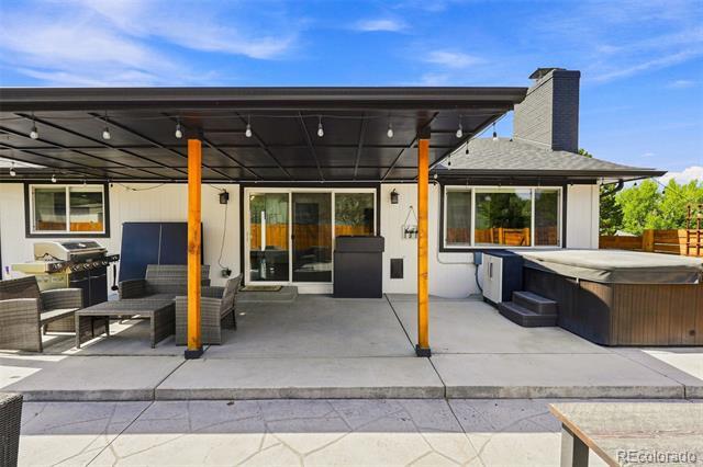 Building Photo - 2320 S Holly Pl