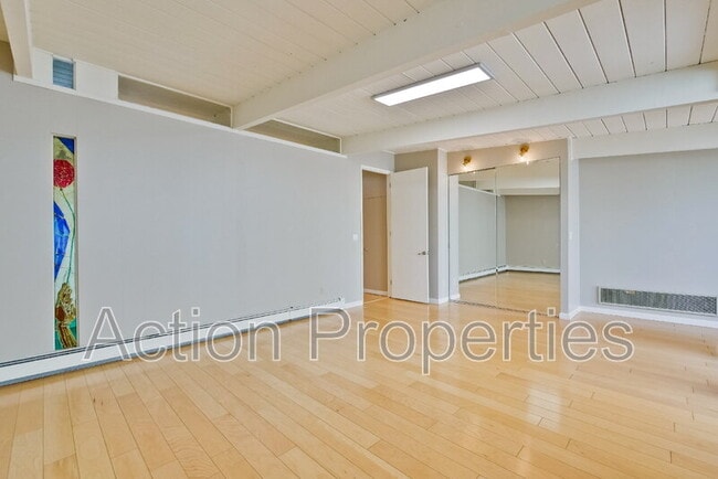 Building Photo - 3733 Carlson Cir