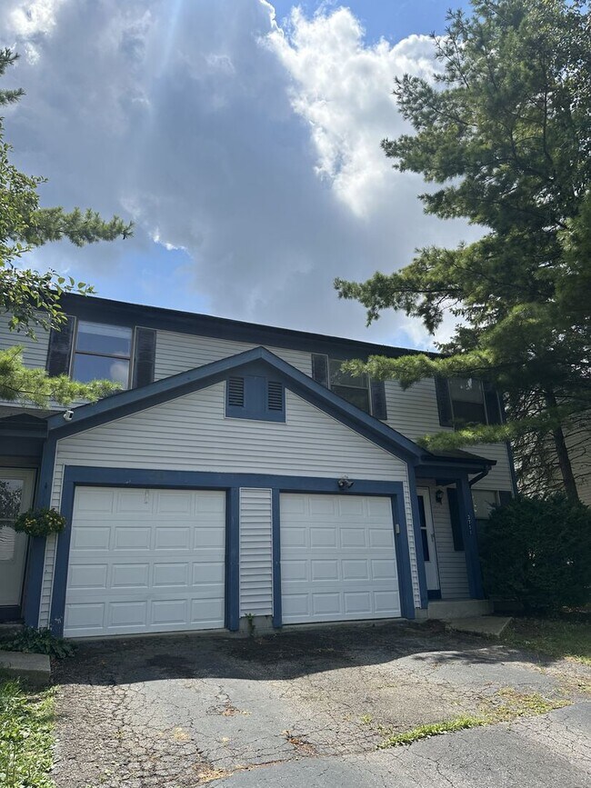 Building Photo - 3 Bedroom 2.5 Bath Townhome available in H...