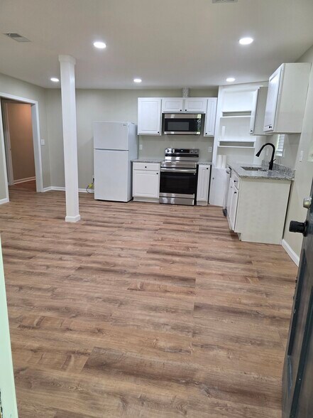 Building Photo - 2135 Masonwood Cir