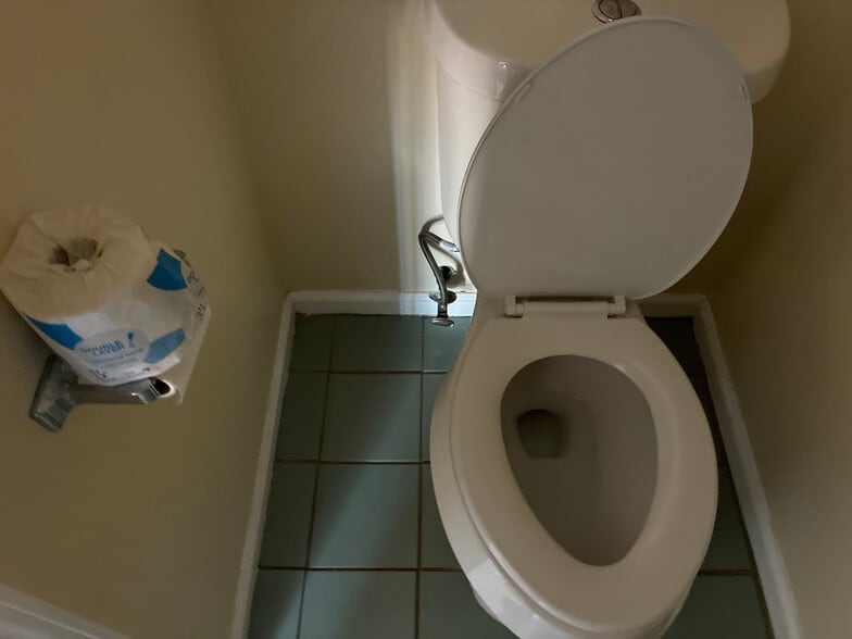 Building Photo - Room in Townhome on Patterson Cir