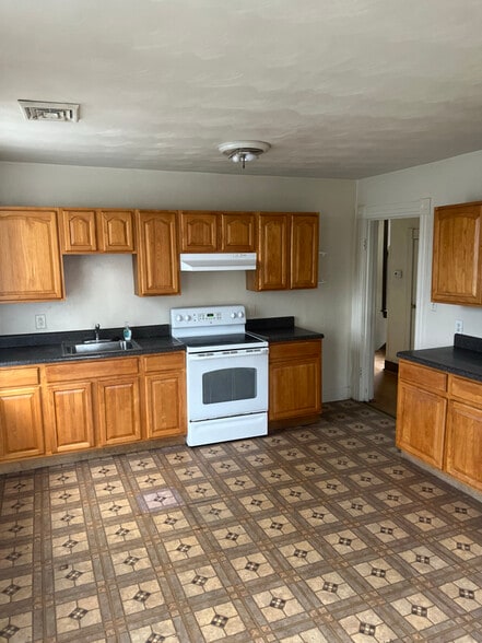 Building Photo - 804 E 26th St