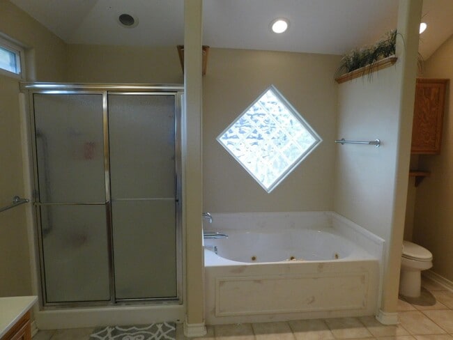 Building Photo - 3201 Nacogdoches Dr