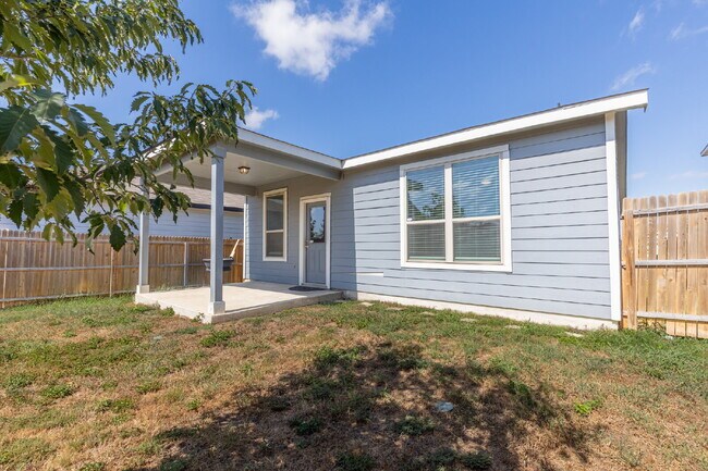 Building Photo - 10110 Jardin Verde