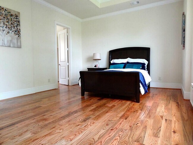 Master Bedroom - 1021 W 21st St