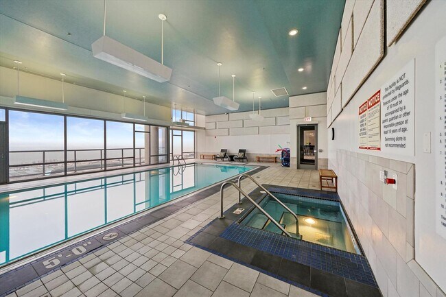 Building Photo - 100 E 14th St