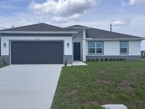 Building Photo - 1724 NW 24th Ave