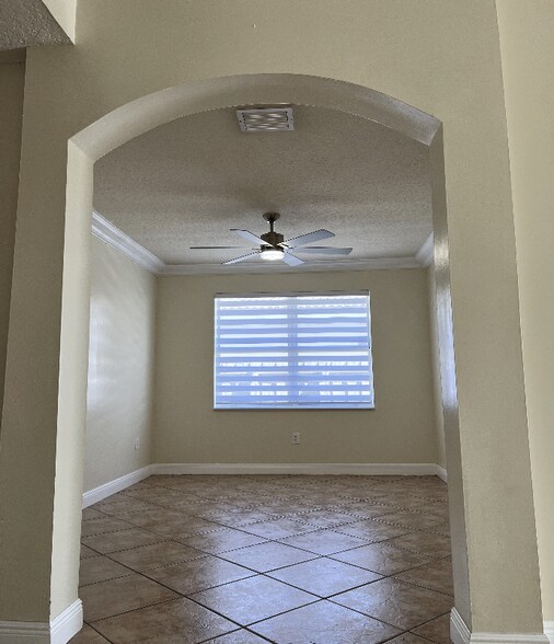 Building Photo - 15840 SW 152nd Ct