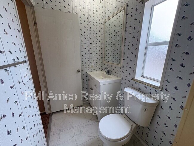 Building Photo - 3505 Meteor Pl