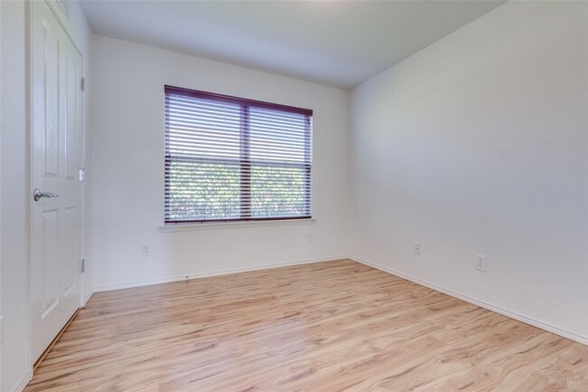 Building Photo - 7414 Birmingham Forest Dr