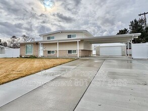 Building Photo - 3894 W Marcus Rd