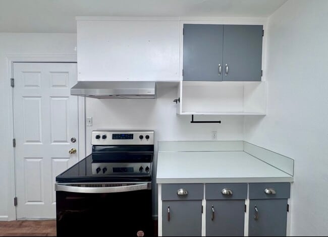 Building Photo - 337 Spruce Dr