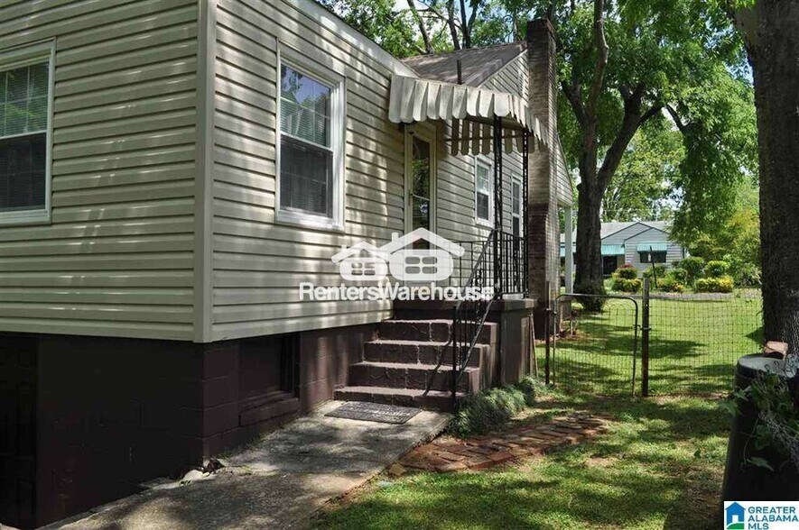 Building Photo - 1620 Alemeda Ave SW