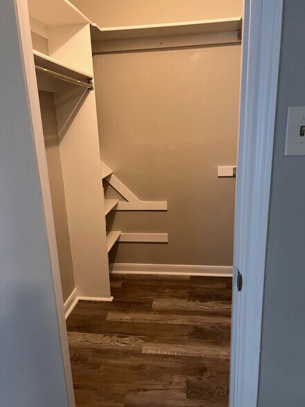 Building Photo - 1411 Lackey Ct