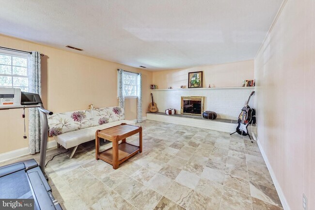 Building Photo - 806 Hope Ct