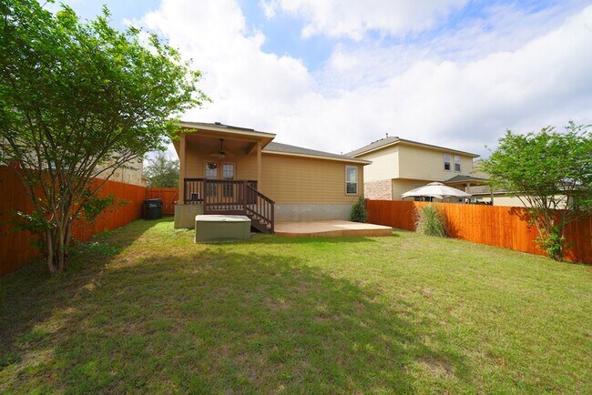 Building Photo - Beautiful One Story Home in Gated Community. Realtor Commission Offered: $500