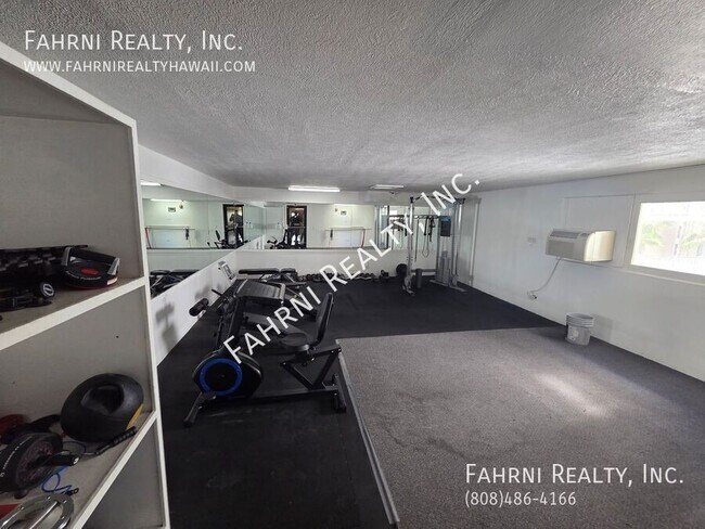 Building Photo - 2211 Ala Wai Blvd