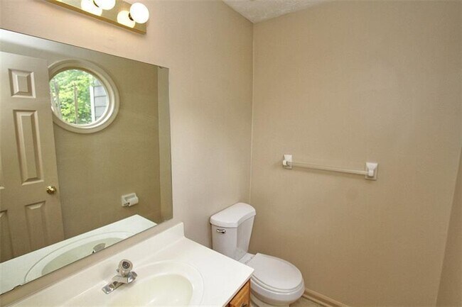 Building Photo - 1381 Omie Way