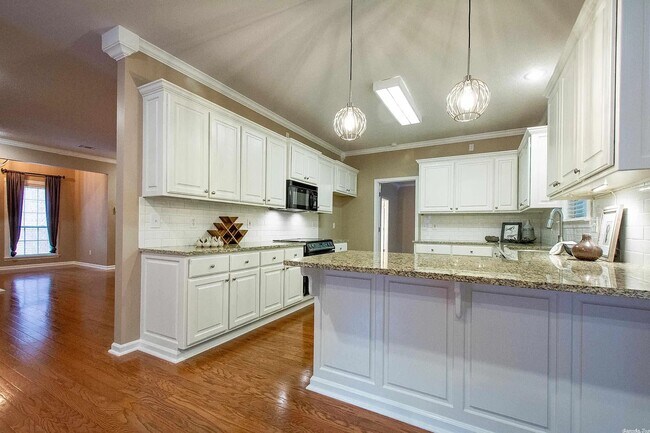 Building Photo - 20 Bouresse Dr