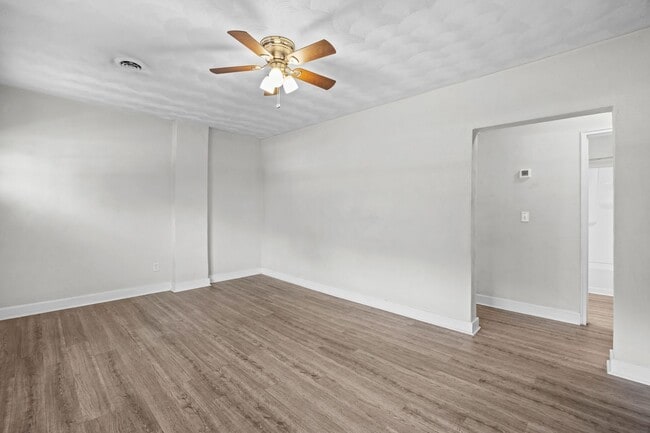 Building Photo - Charming 2-Bedroom Duplex in Norvella Heights
