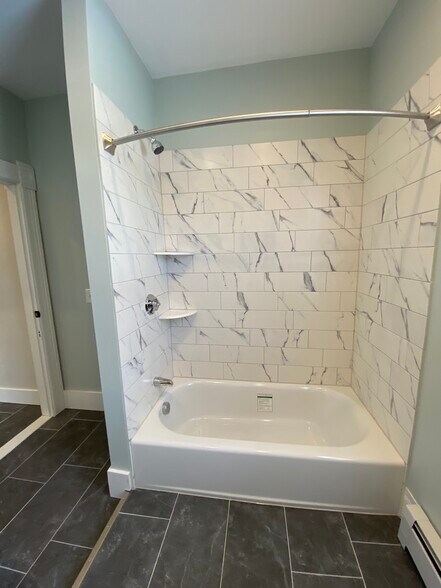 Bathroom - 34 Uxbridge St
