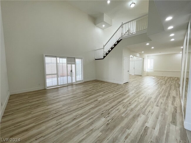 Building Photo - 7732 Crenshaw Way