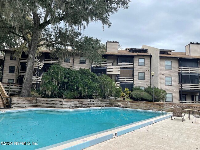 Building Photo - 1604 Arcadia Dr