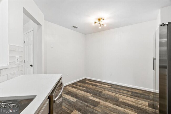 Building Photo - 5227 Regal Ct