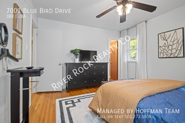 Building Photo - 7001 Blue Bird Dr