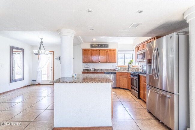 Building Photo - 1328 Morgan Marie St