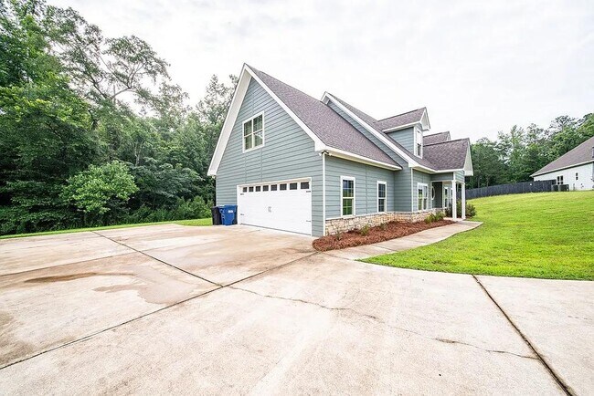 Building Photo - 402 Lee Rd