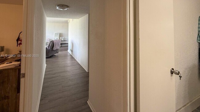 Building Photo - 7051 Environ Blvd