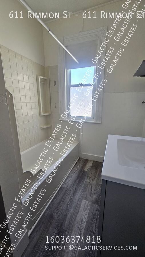 Building Photo - 611 Rimmon St