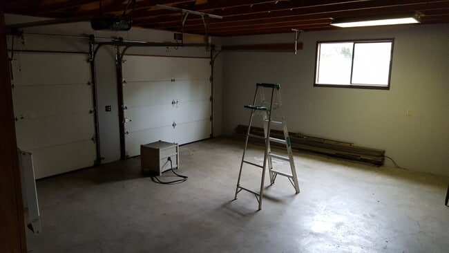 Building Photo - 2 bed, 2 bath, 2 car garage in Agnew