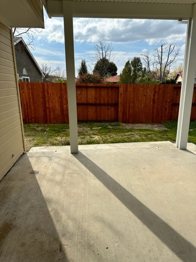 Building Photo - 2471 Starling Dr