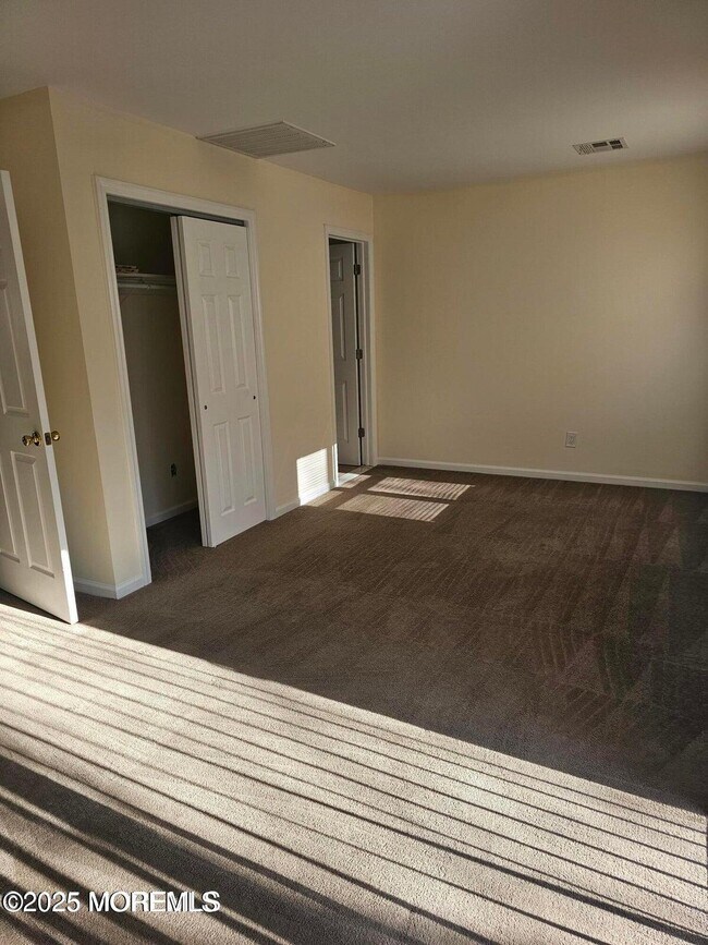 Building Photo - 290 US-9