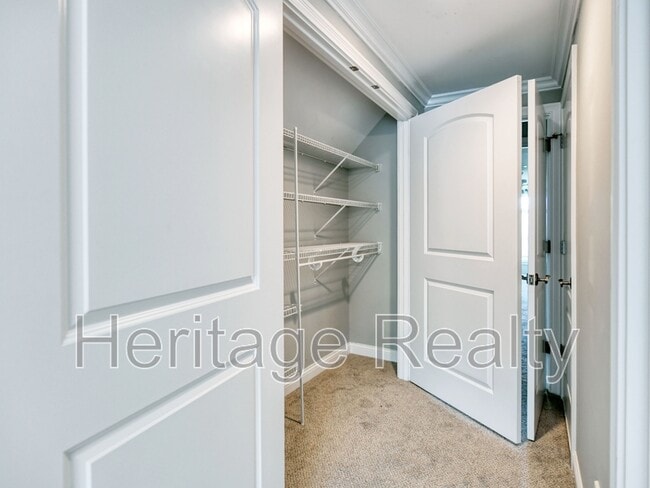 Building Photo - 1856 Greywell Rd