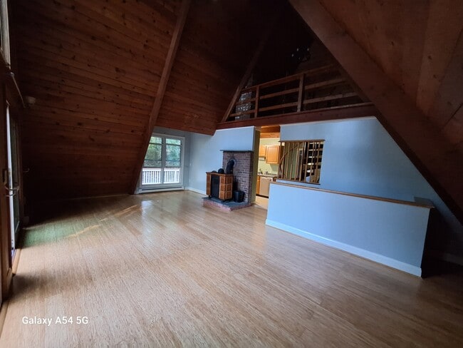 Building Photo - 753 Buddington Rd