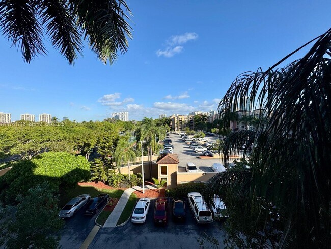 Building Photo - 19501 E Country Club Dr