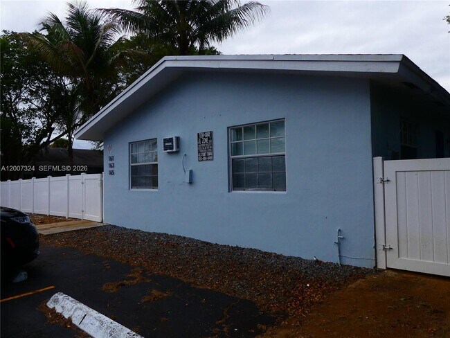 Building Photo - 161-165-165 NW 40th St