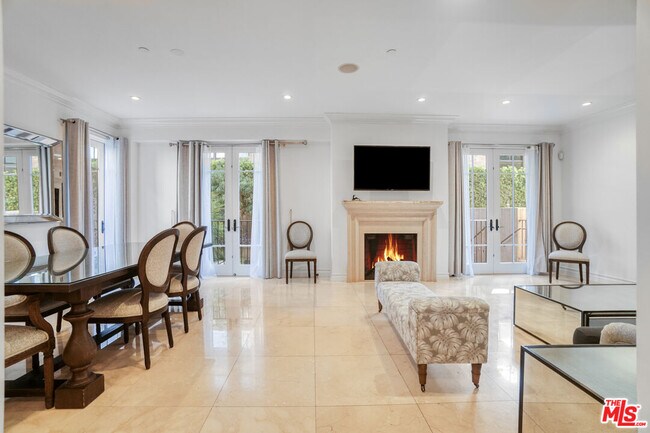 Building Photo - 208 S Lasky Dr
