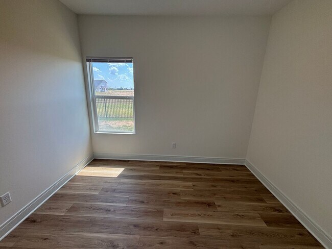 Building Photo - 5309 Rolly -