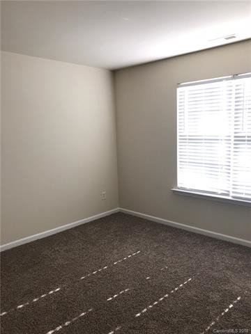 Building Photo - 5627 Seths Dr